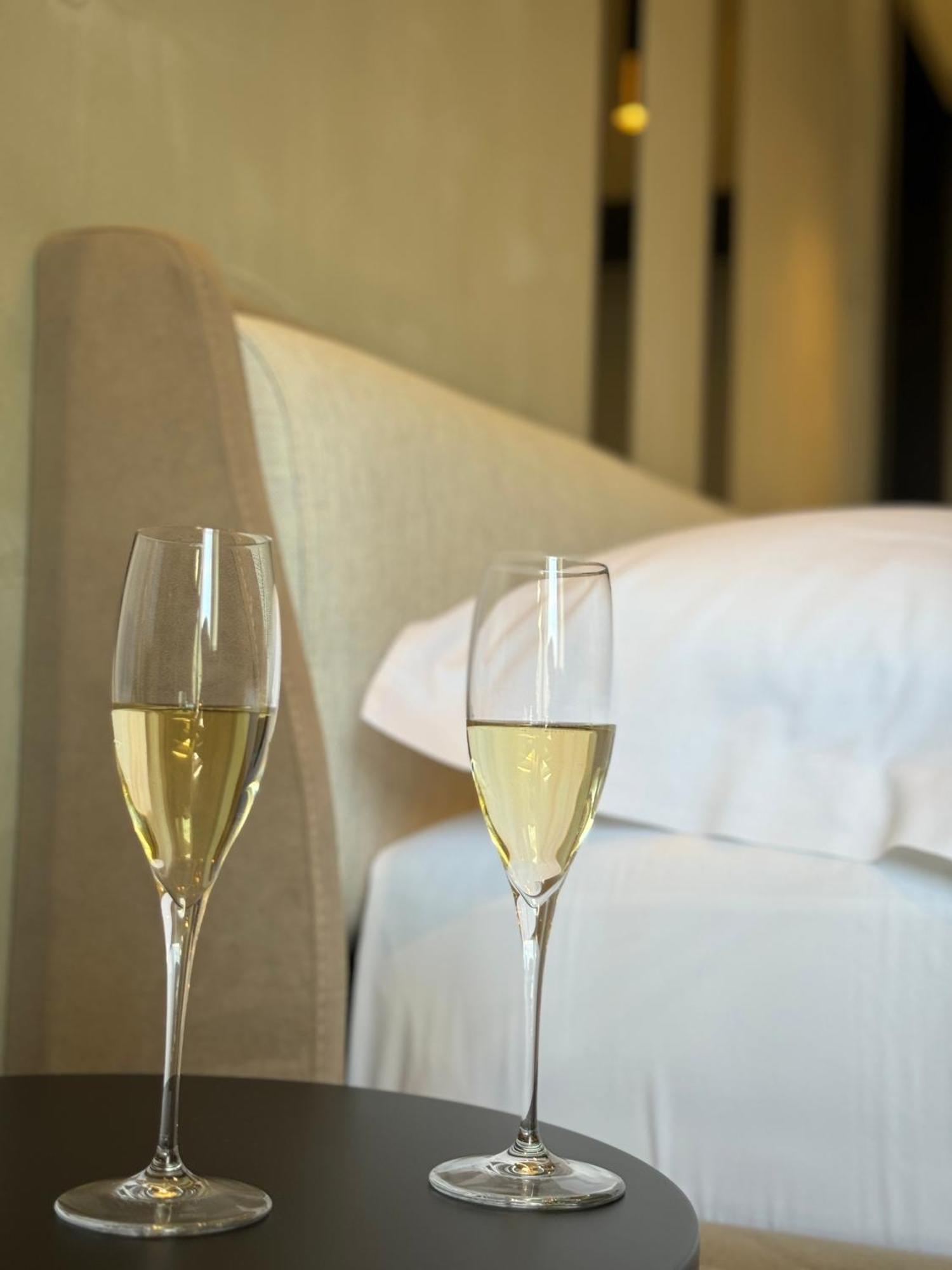 Nuna Hotel Radhimë Eksteriør bilde