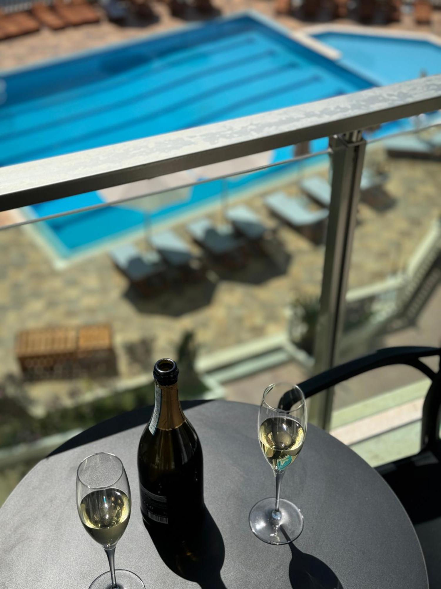 Nuna Hotel Radhimë Eksteriør bilde